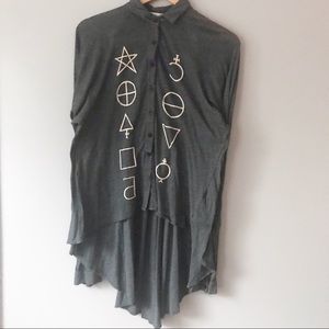 WILDFOX Graphic Button Down Hi Low Long Sleeve Top